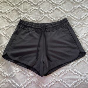 Athleta Seasoft Mid Rise 4” Short Black
